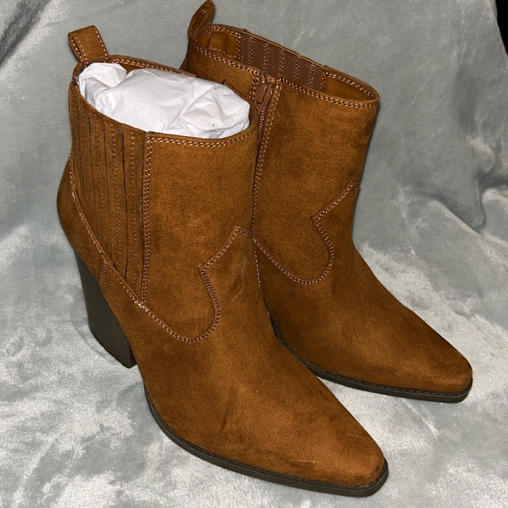 Arula Whitley Wide Width Booties in Whiskey